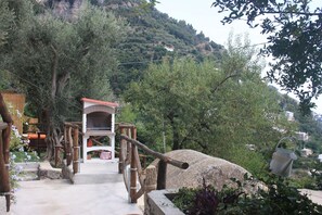 صورة غير مصنفة، 2 من 35، زرّ