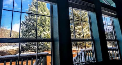 Log Cabin <Sauna> Creekside Mountain Retreat