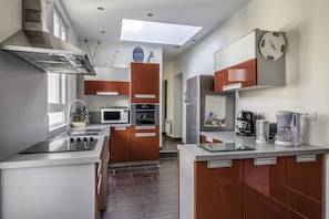 Fridge, microwave, oven, dishwasher
