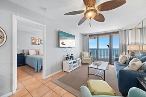 2 عدّة غرف نوم ومكواة/لوح كي وواي فاي وملاءات أسرّة