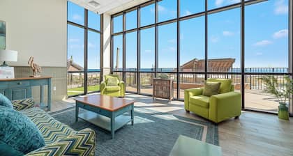 FANTASTIC GULF VIEWS, COASTAL DECOR, GREAT FAMILY AMENITIES AND LOCATION!