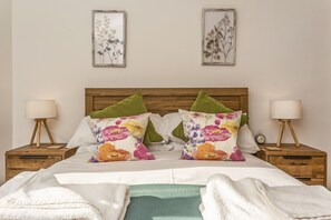 2 habitaciones, tabla de planchar con plancha y cuna de viaje 