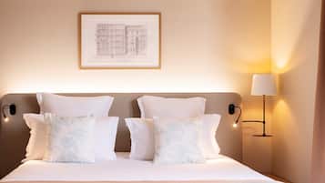 Una scrivania, postazione laptop, culle/letti per bambini (gratuiti)