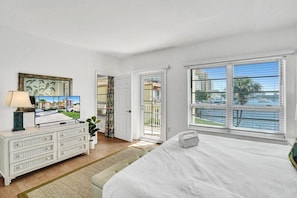 2 Schlafzimmer, Schreibtisch, Bügeleisen/Bügelbrett, Reisekinderbett