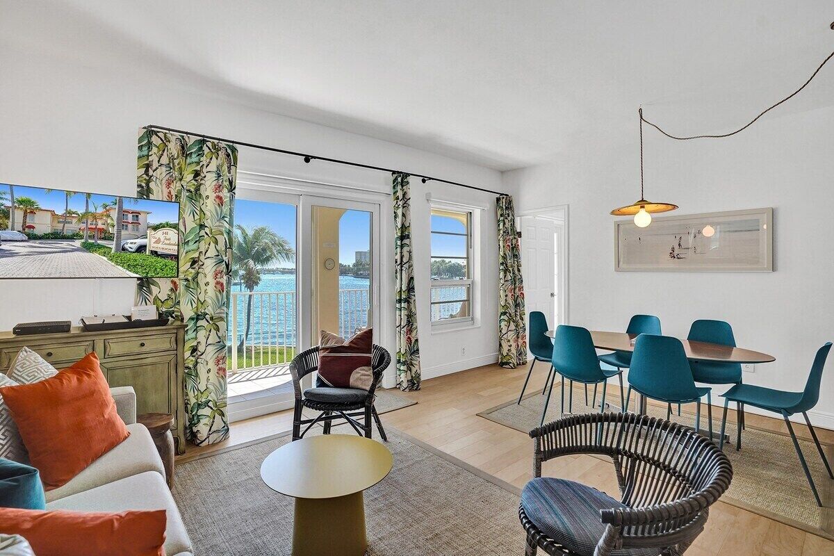 平板电视、办公室