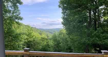 A Chic Mountain Retreat! 30 Minutes from Appalachian State!