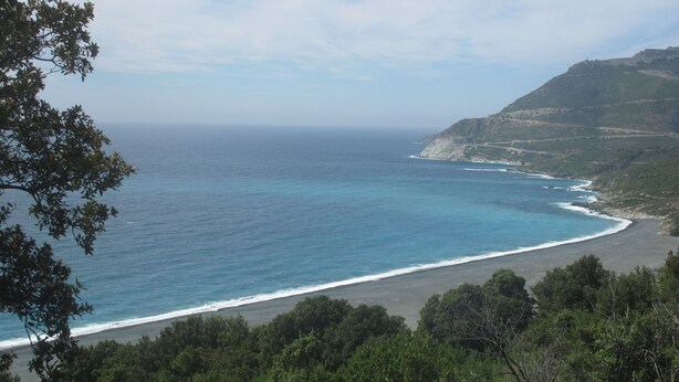 A coastal landscape with a beach, ocean, and hills. - Character house 120m2, 3 ***, Grand Site de France, 2 panoramic terraces (Patrimonio)