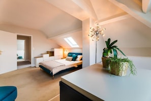 3 bedrooms, iron/ironing board, travel cot, WiFi