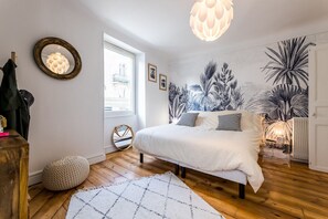 3 chambres, fer et planche à repasser, Wi-Fi, draps fournis