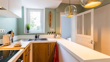 Fridge, microwave, oven, dishwasher