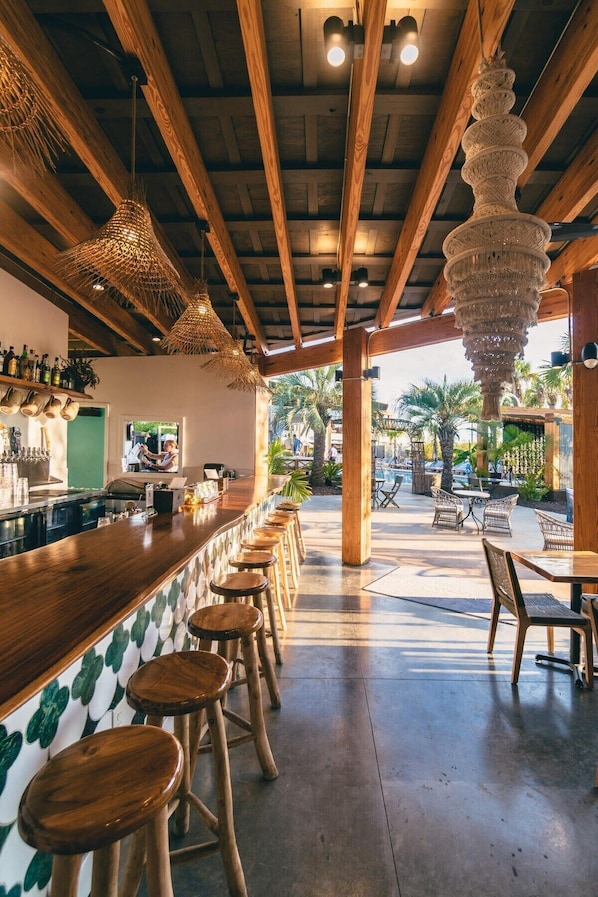 Bar (en la propiedad)