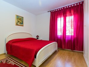 1 bedroom, iron/ironing board, WiFi, bed sheets