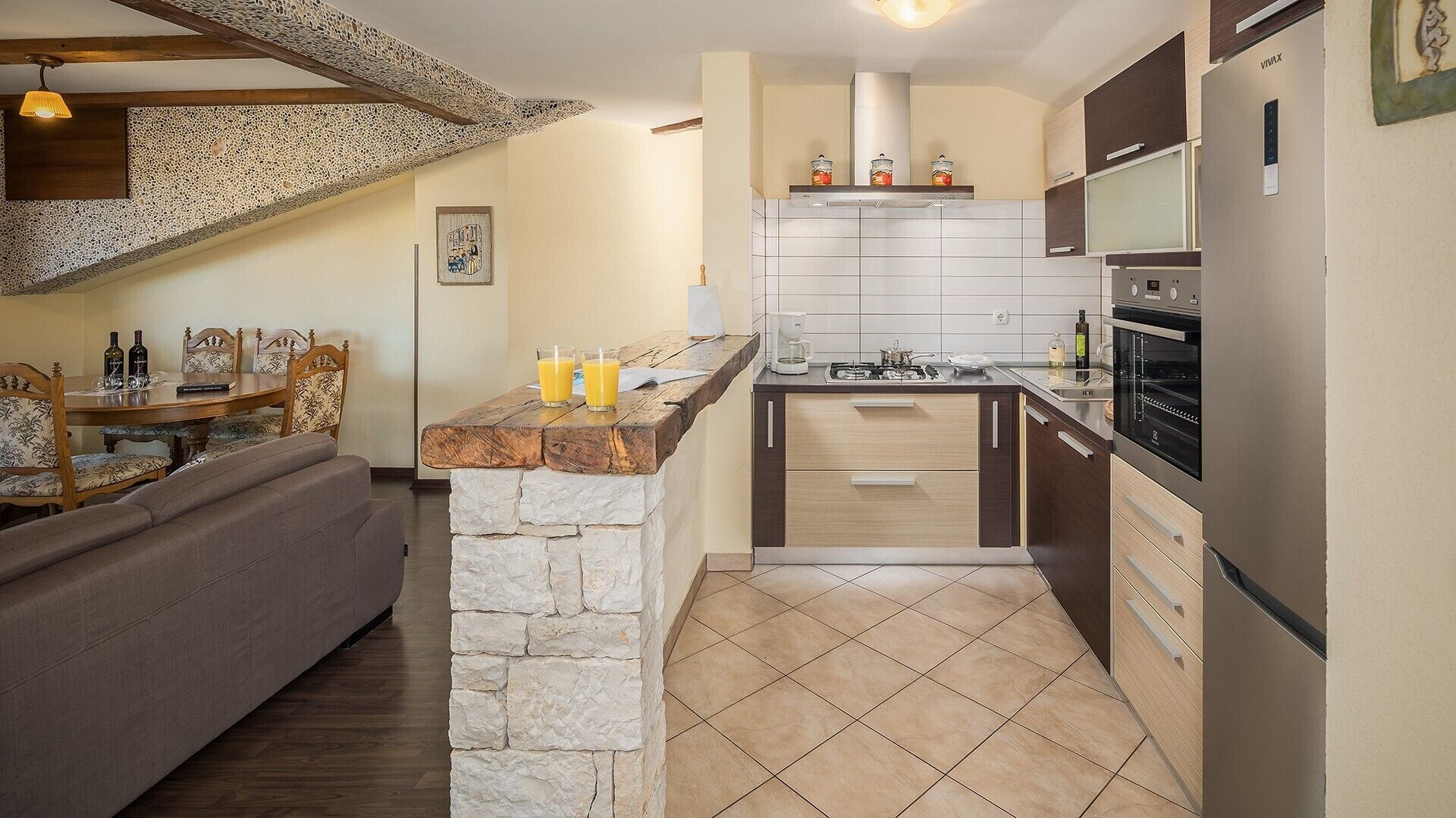 Fridge, oven, stovetop, dishwasher