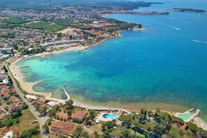 Aerial view - Fully equipped apartment in a top location in Porec, 50 meters from the beach, pets are welcome (Porec)