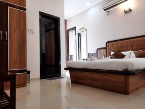 4 bedrooms, WiFi