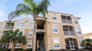 Unclassified image, 4 of 25, button - Windsor Palms-ru1084 (Kissimmee)
