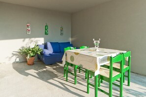 Outdoor dining - Mauri / Apartment Mauri Violet (Vrsar)