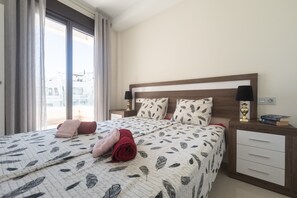2 Schlafzimmer, Zimmersafe, Bügeleisen/Bügelbrett, Reisekinderbett