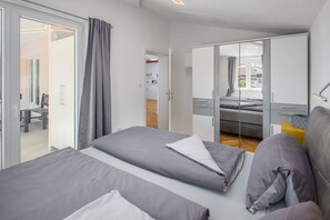 2 chambres, fer et planche à repasser, Wi-Fi, draps fournis