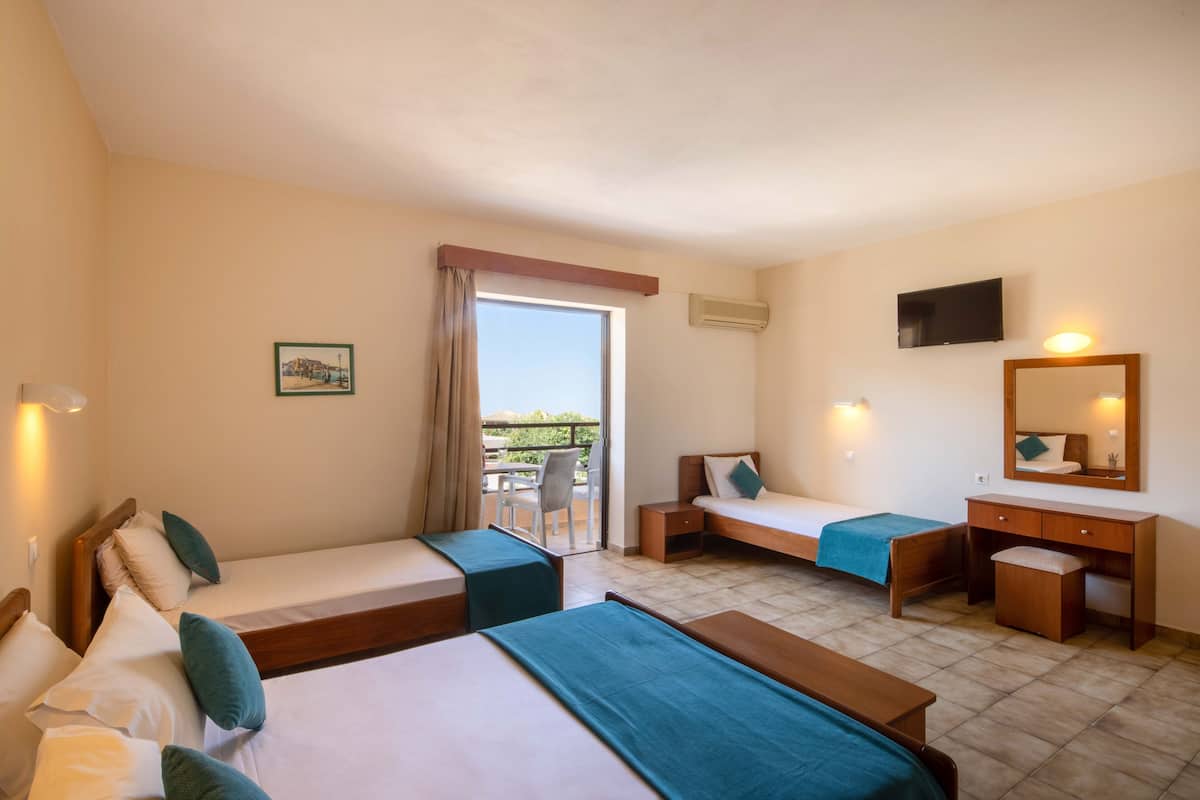 Family Studio | 1 bedroom, minibar, in-room safe, individually decorated