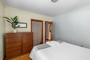 3 chambres, fer et planche à repasser, Wi-Fi gratuit, draps fournis