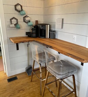 Dining - NOW PET FRIENDLY! 2bed, 2 bath with pvt. yard and ping pong room! (Kerrville)