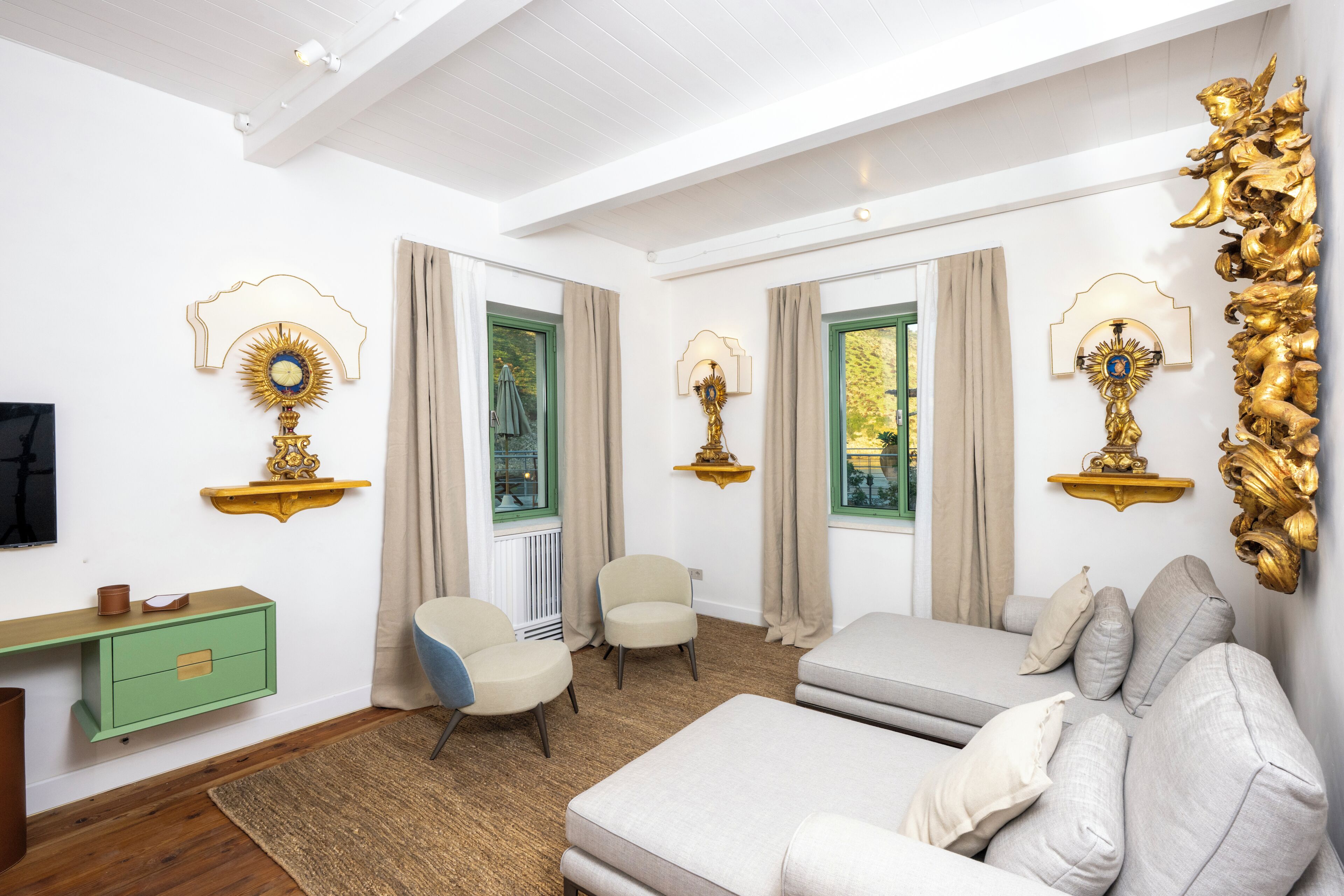 Suite, Patio, Sea View | Living area | 42-inch Smart TV with satellite channels
