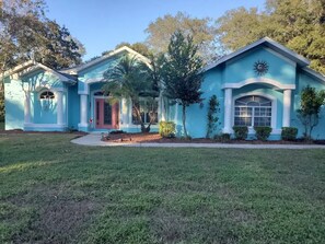 Exterior - "Shore Fun, Bare Feet Retreat" (Spring Hill)