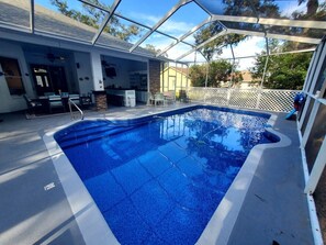 Piscina all'aperto, una piscina riscaldata