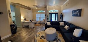 TV, fireplace, video games, books - "Shore Fun, Bare Feet Retreat" (Spring Hill)