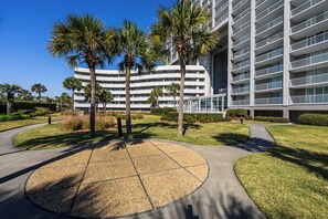 Property grounds - Amazing Oceanfront Condo @ NH Tower Kingston-Indoor Pool/Hot Tub, Outdoor Pool (Myrtle Beach)
