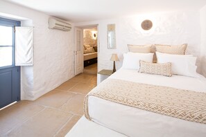 3 bedrooms, iron/ironing board, free WiFi, bed sheets - Nefeli Villa