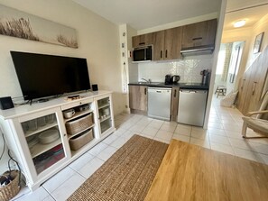 Kühlschrank, Mikrowelle, Geschirrspüler