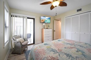 办公桌、熨斗/熨衣板、旅行婴儿床、WiFi