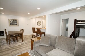 Flat-screen TV, fireplace