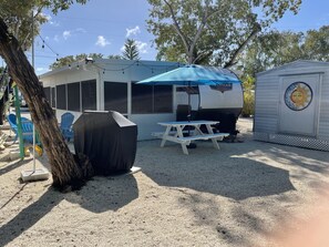 Outdoor dining - The place to go when you want to get away! (Key Largo)