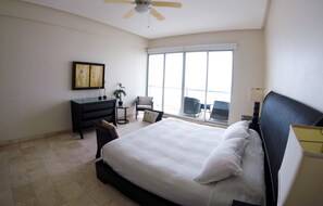 Luxury Apartment, Balcony, Sea Facing | 4 bedrooms, premium bedding, Select Comfort beds, in-room safe - Departamento en Tikal Acapulco Diamante (Acapulco)