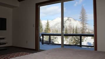 3 habitaciones, escritorio, tabla de planchar con plancha y wifi gratis