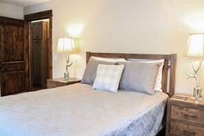 3 habitaciones, tabla de planchar con plancha, wifi y ropa de cama 