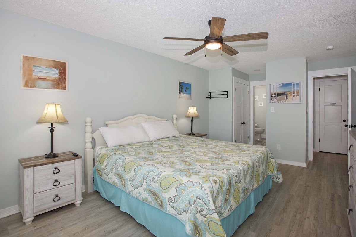 Condo, 2 Bedrooms, Balcony, Pool View (No Pets - B106) | 3 bedrooms, individually decorated, individually furnished