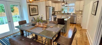 Newly renovated 3 bed/2bath pet friendly home.