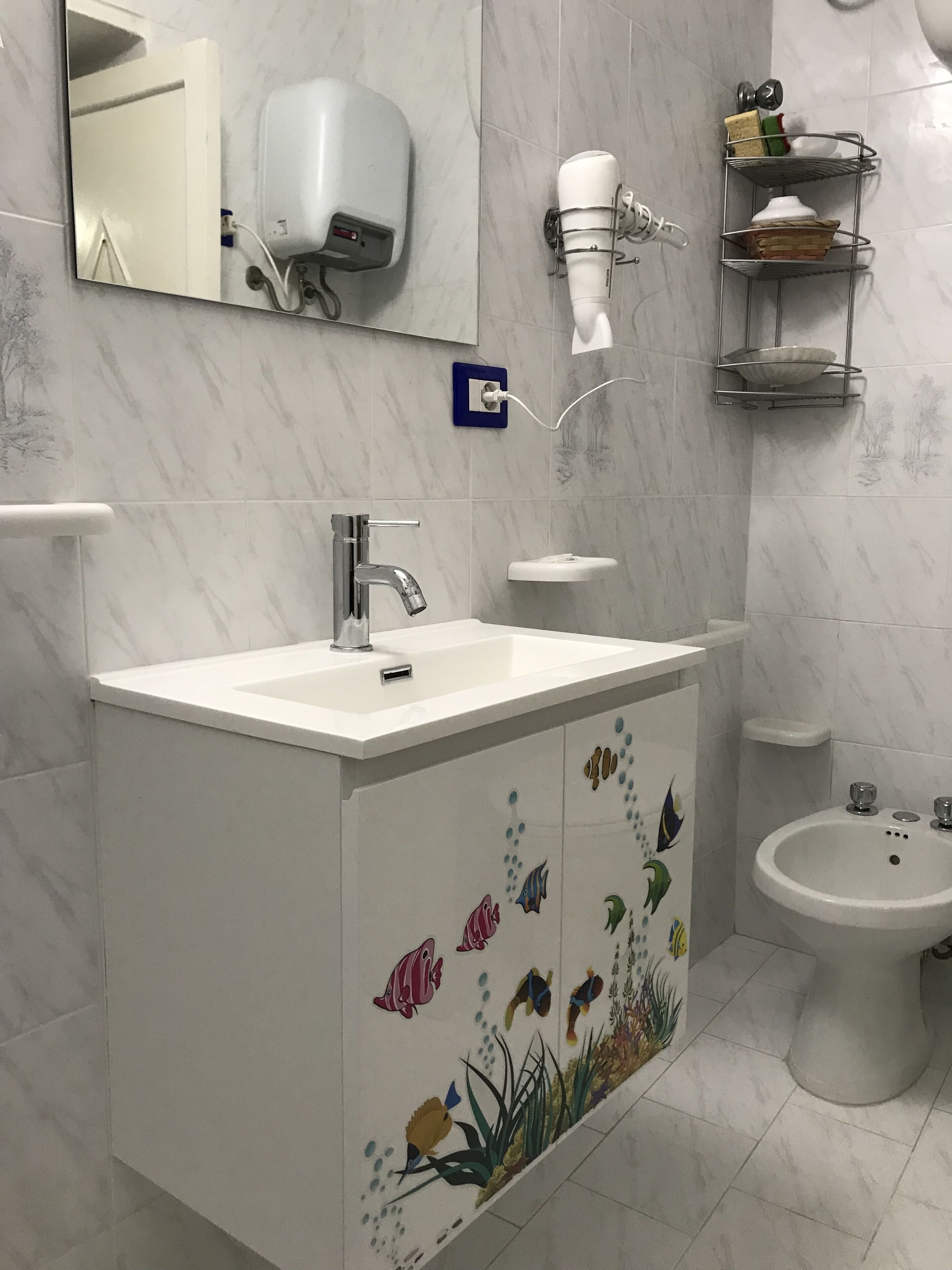 Dusche, Haartrockner, Bidet, Handtücher