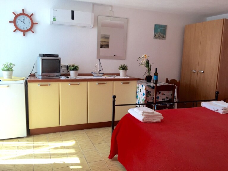 Conti Holiday Homes - Oleandro With Terrace Overlooking The Sea - Ponza
