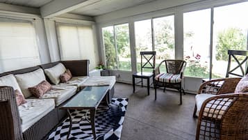 Smart TV, fireplace, music library, video library