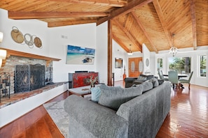 Smart TV, chimenea