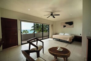 Blackout drapes, free WiFi, bed sheets - Cuxos Hotel Beachfront (Isla Mujeres)