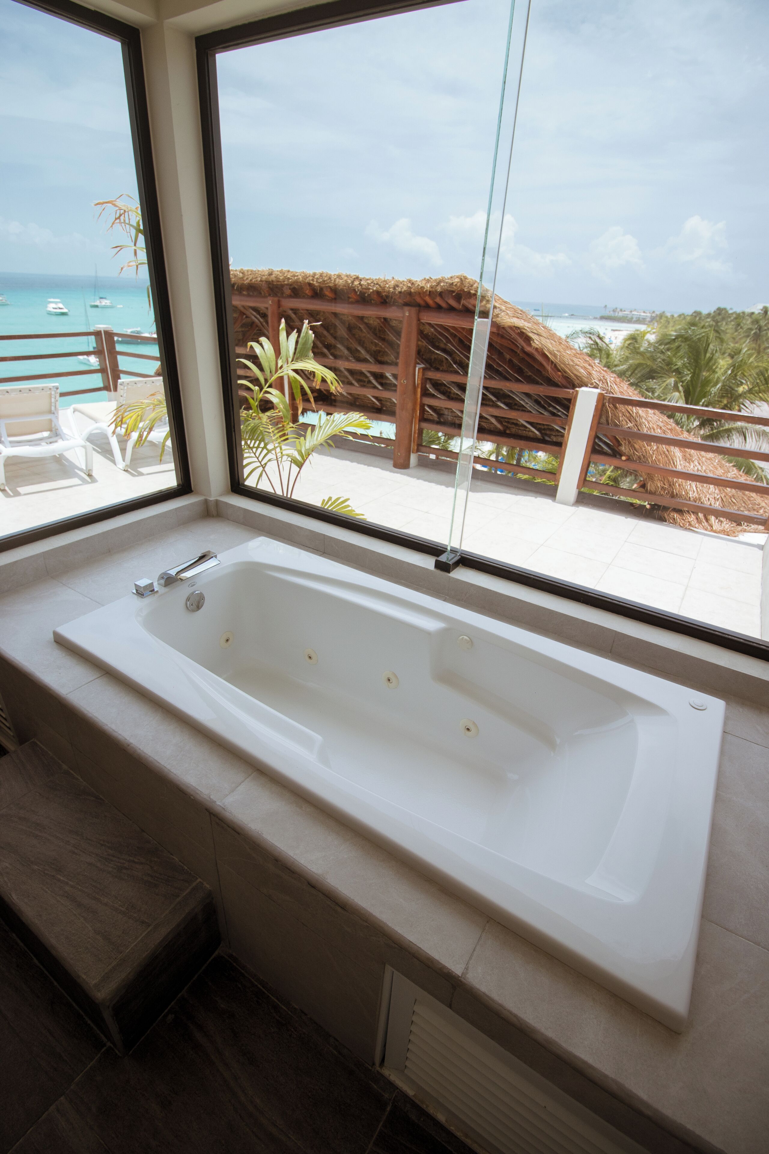 Photo - Cuxos Hotel Beachfront