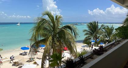 Cuxos Hotel Beachfront