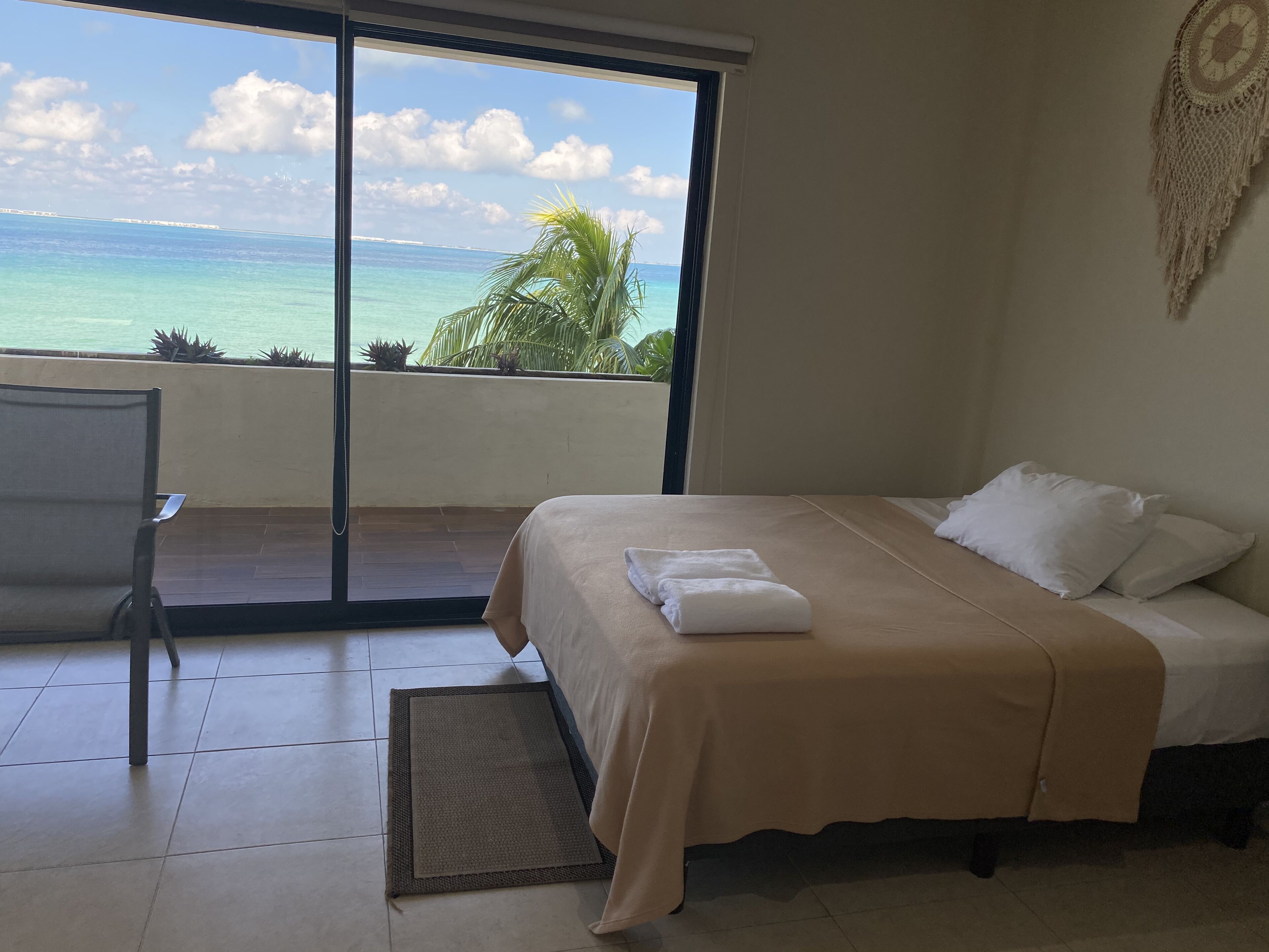 Photo - Cuxos Hotel Beachfront