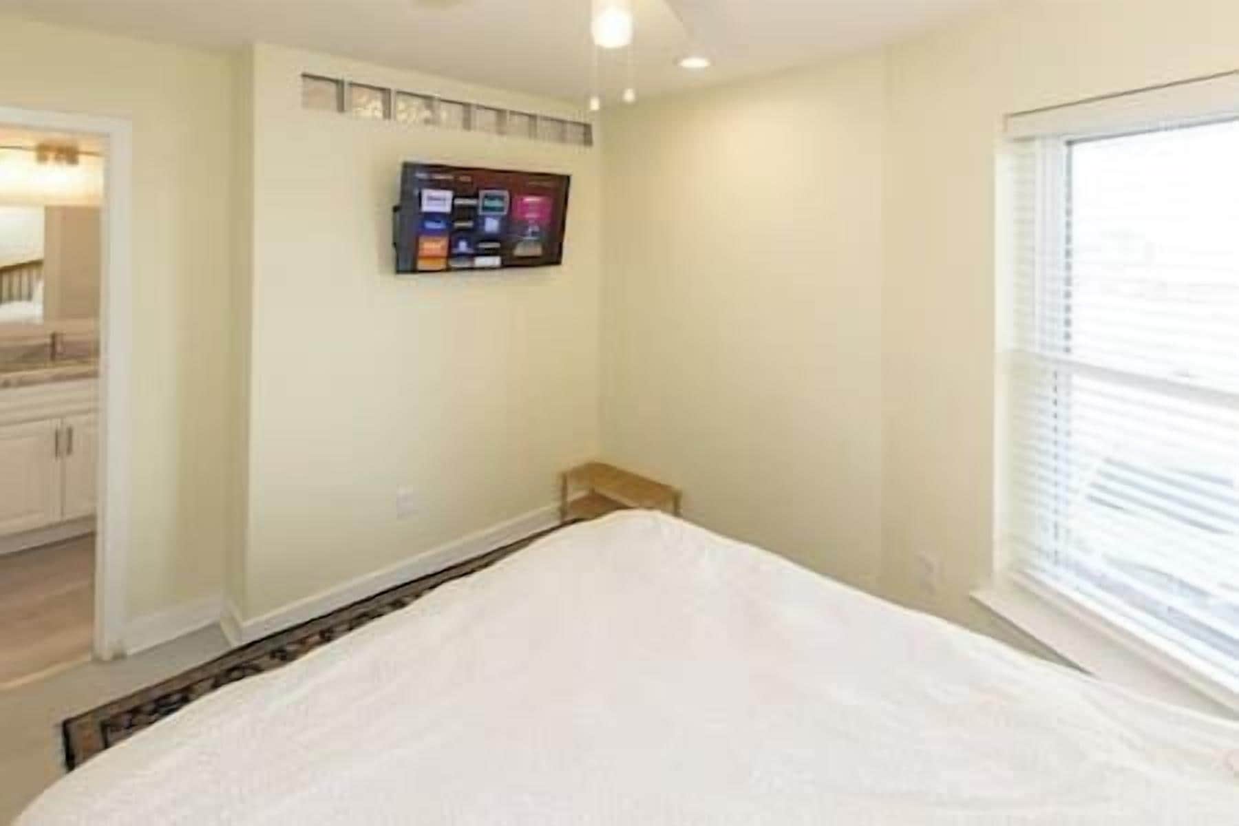 2 quartos, escrivaninha, ferros/tábuas de passar roupa, Wi-Fi